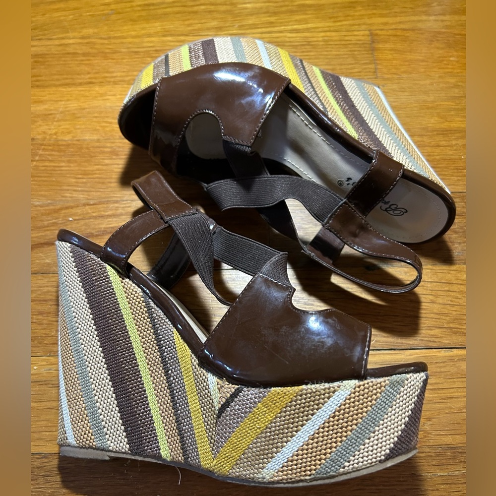 Breckelle’s Brown Wedge Heels